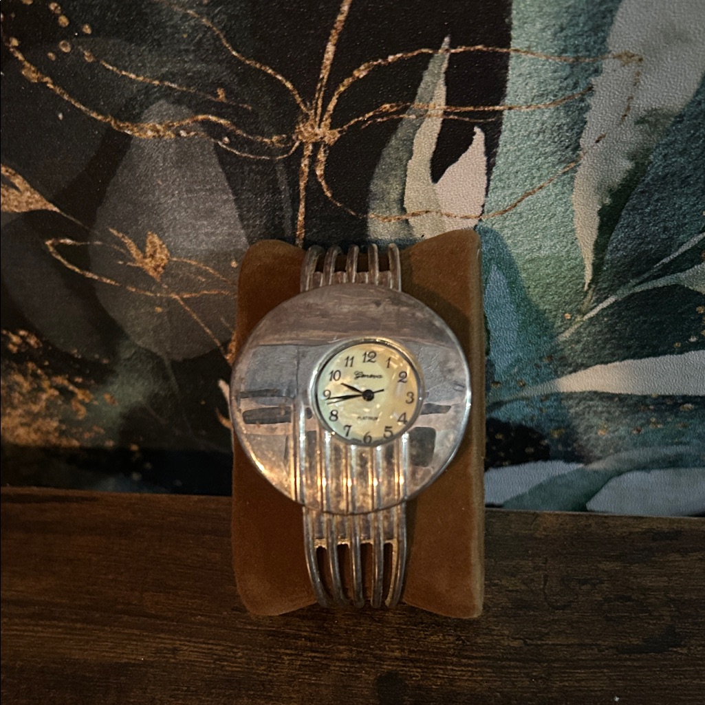 Geneva Silver Vintage Watch Geneva Silver Vintage Watch